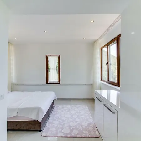 Apartament Yildizlarin Icerisinde Doga Ile Bas Basa